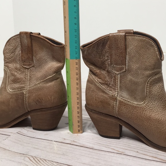 CORRAL ankle boot P5020 with out strap 2 inch heel sz 8 tan brown - Picture 10 of 10